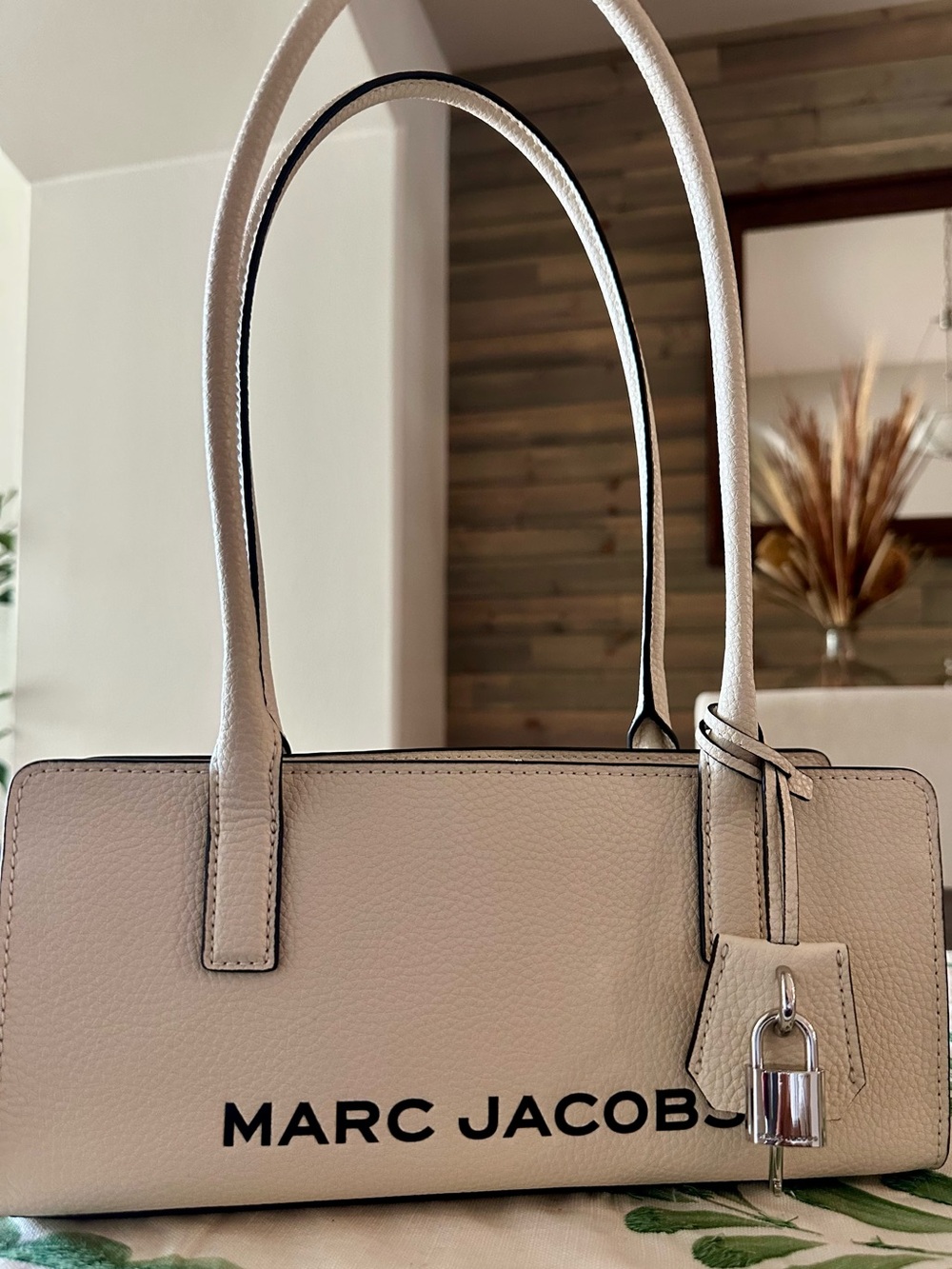 Marc Jacobs Cream Leather Shoulder Bag with Black Trim